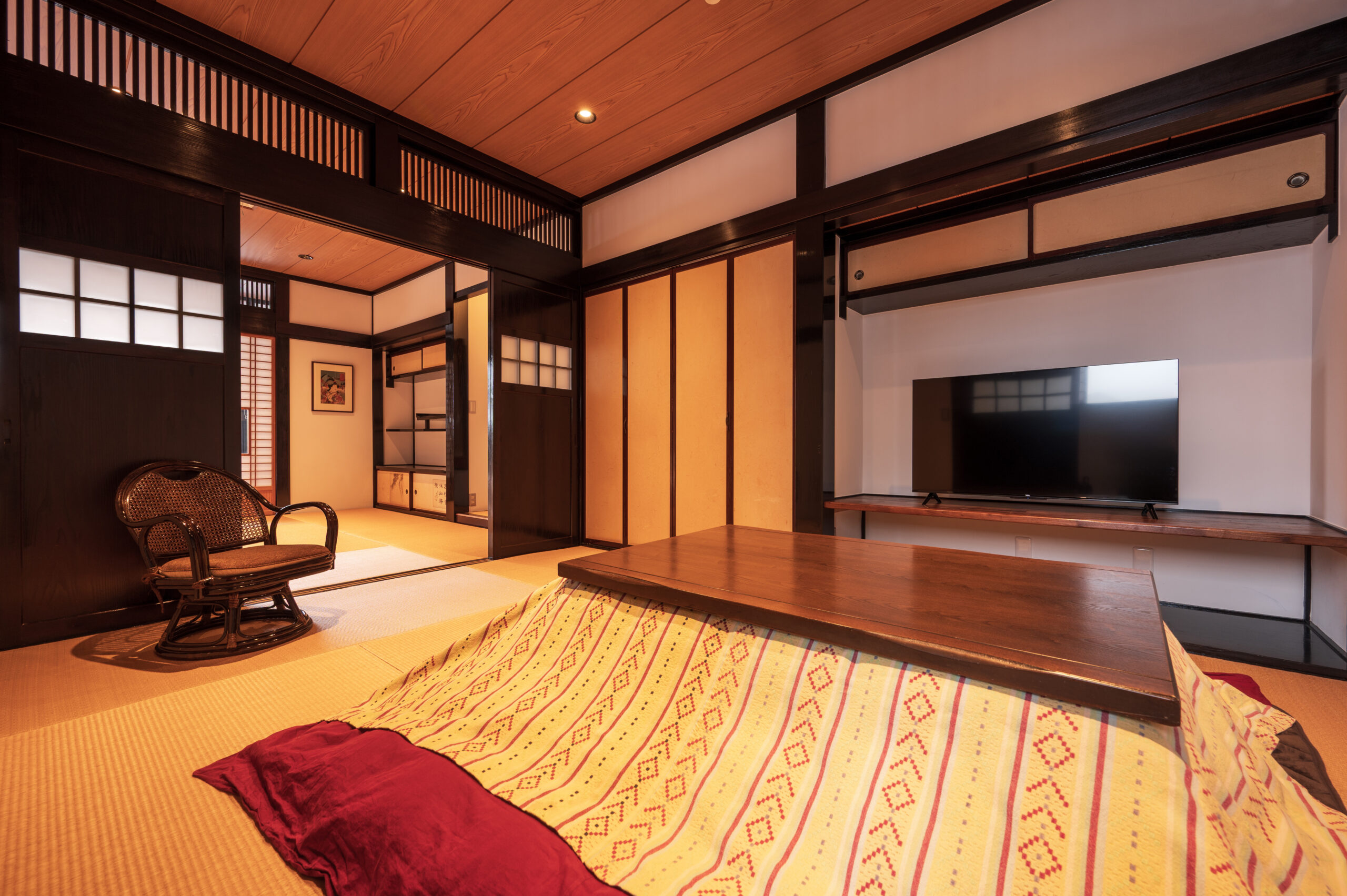 旅籠屋丸一の客室・楢の畳と木のしつらえ