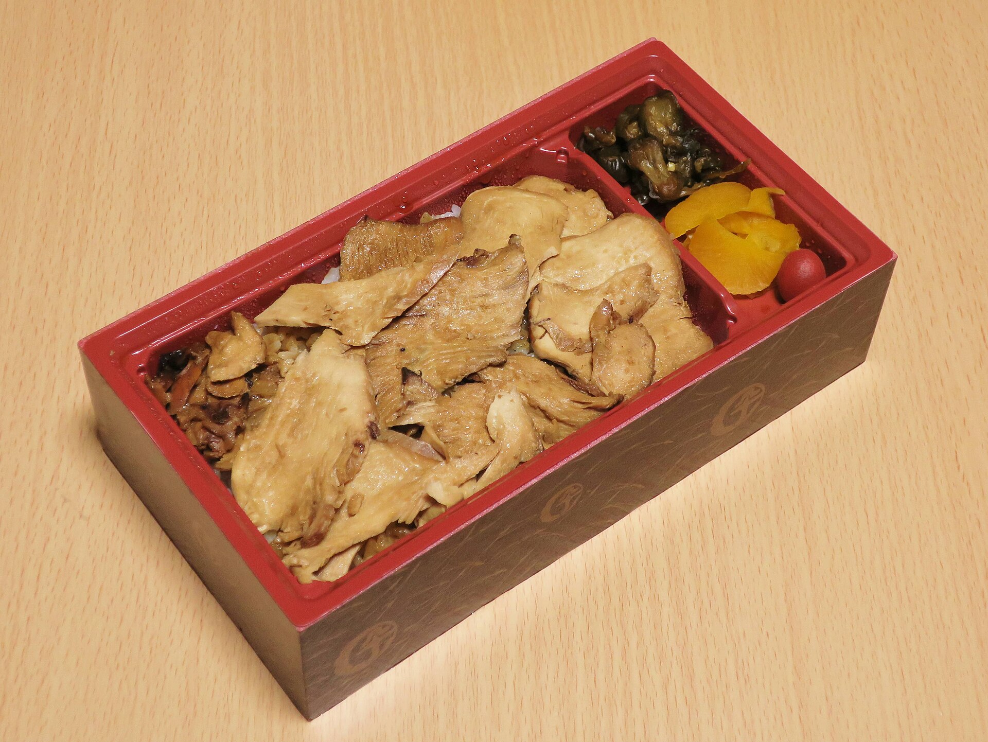 登利平の上州御用鳥めし竹弁当